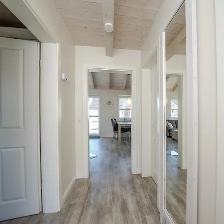 בית נופש Charlie Mit Terrasse Und Kamin